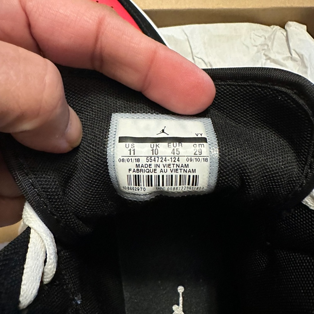 Jordan 1 mid white/blue/red in great shape. - Picture 4 of 5